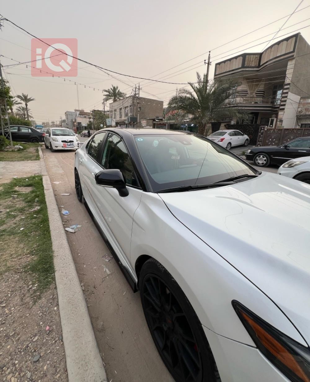 تۆیۆتا کامری